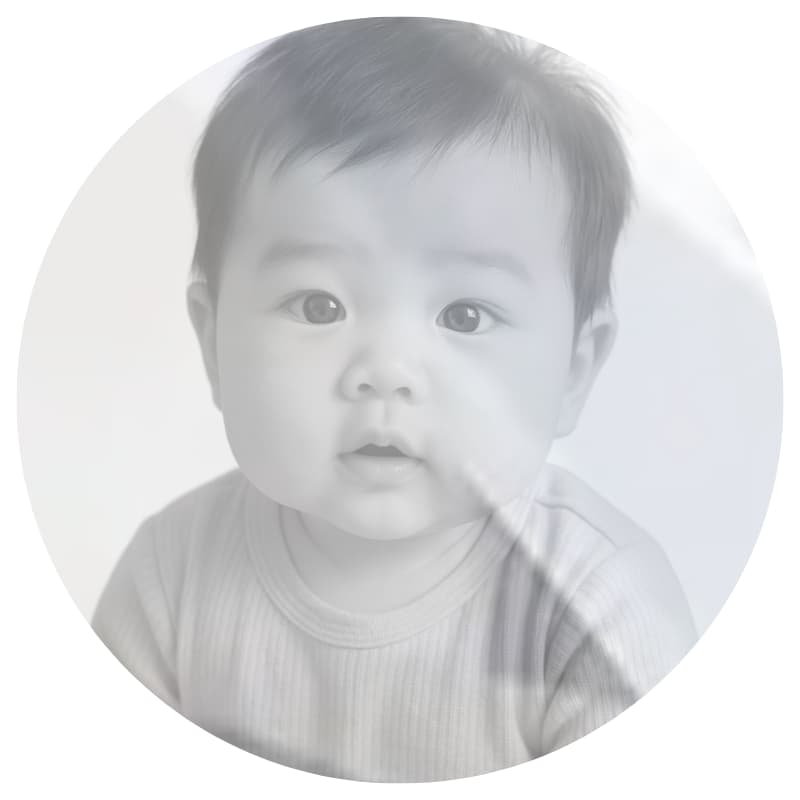 嬰兒照片刻印在鑽石內部的展示圖