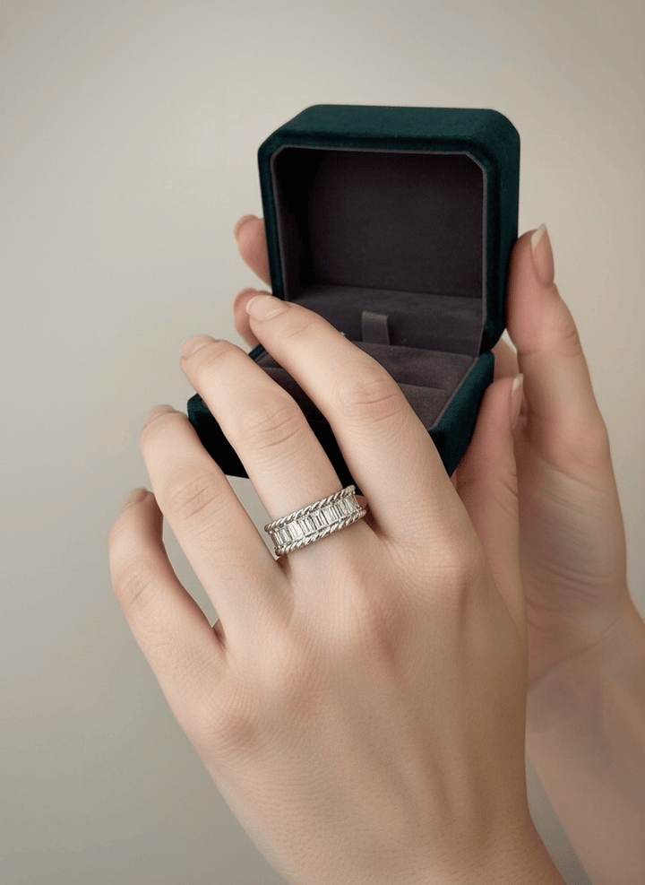 寬版法棍切割鑽石線戒