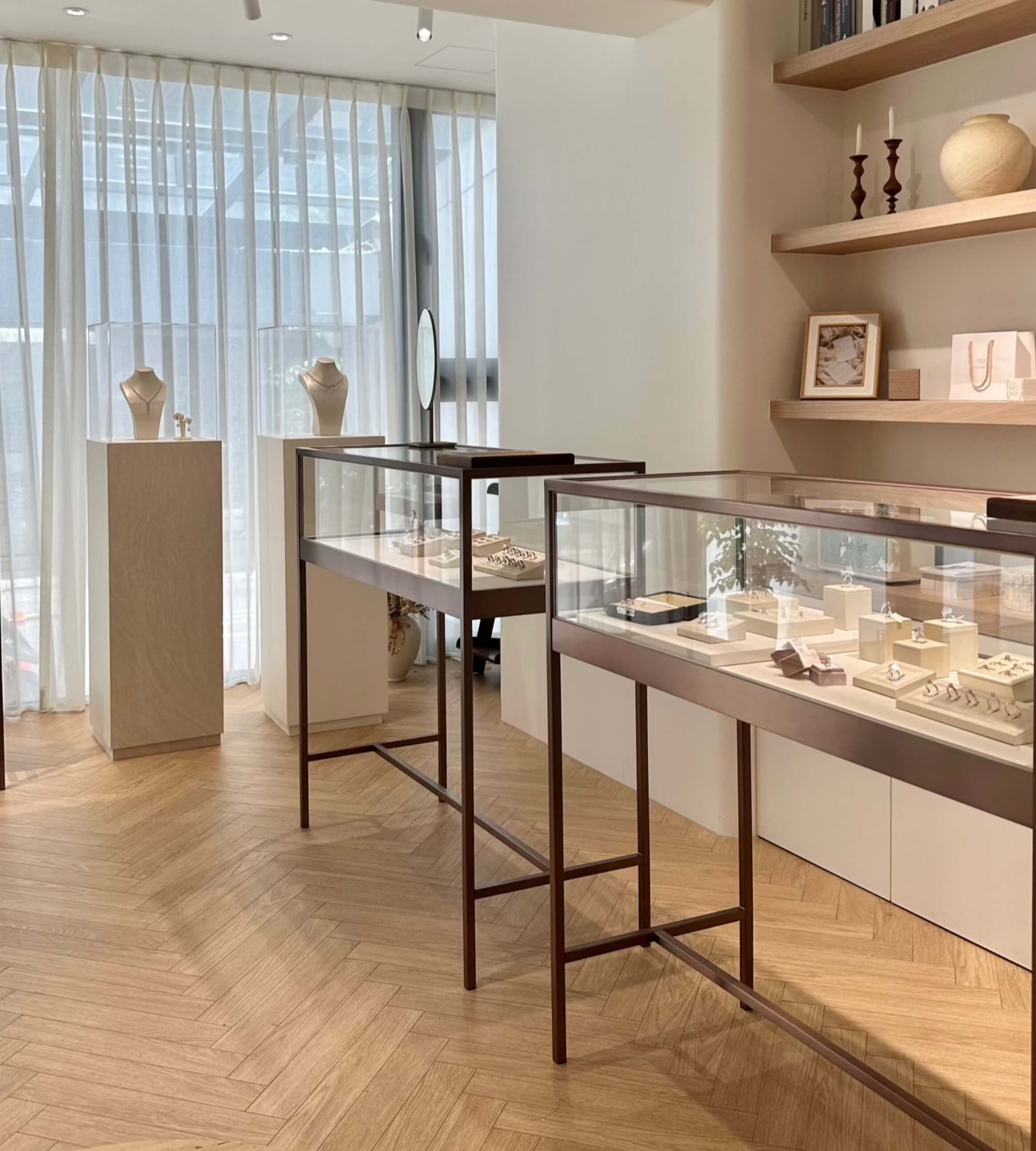 DDS 訂製婚戒台北預約制婚戒品牌，提供求婚戒指與結婚戒指的客製化服務。