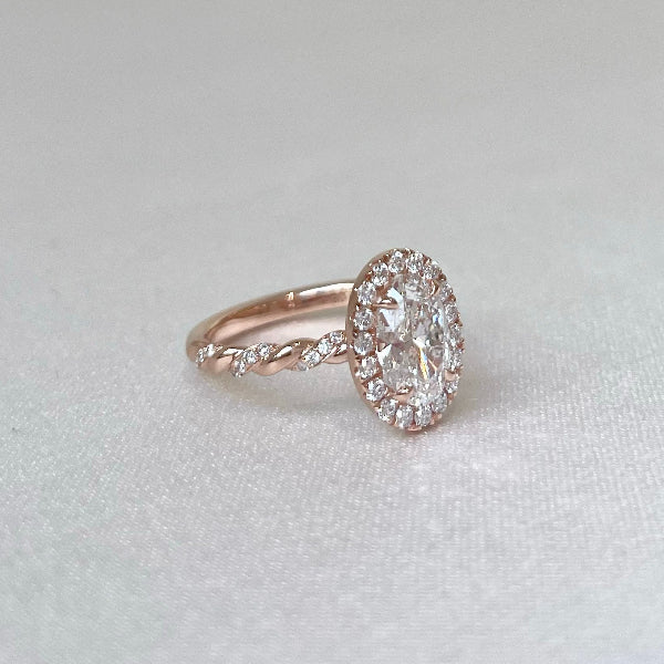 DDS 玫瑰金橢圓鑽訂製婚戒 扭紋戒身設計 實拍圖