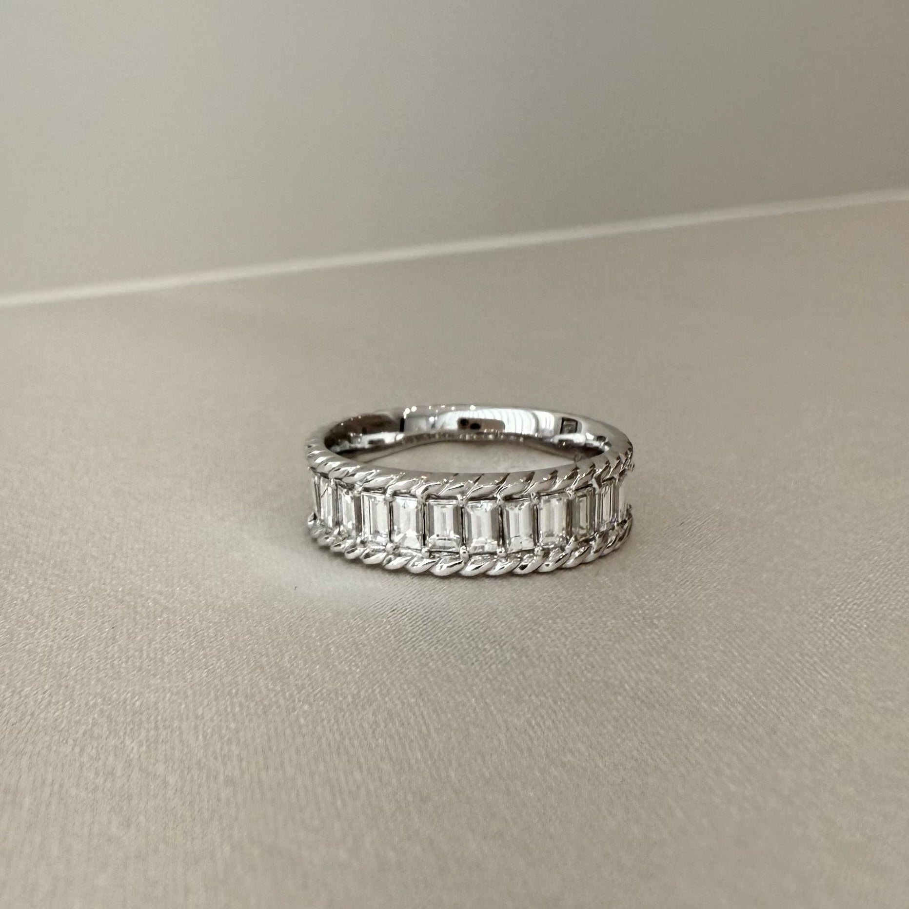 台北婚戒工作室－到店諮詢試戴與尺寸測量，提供售後保養