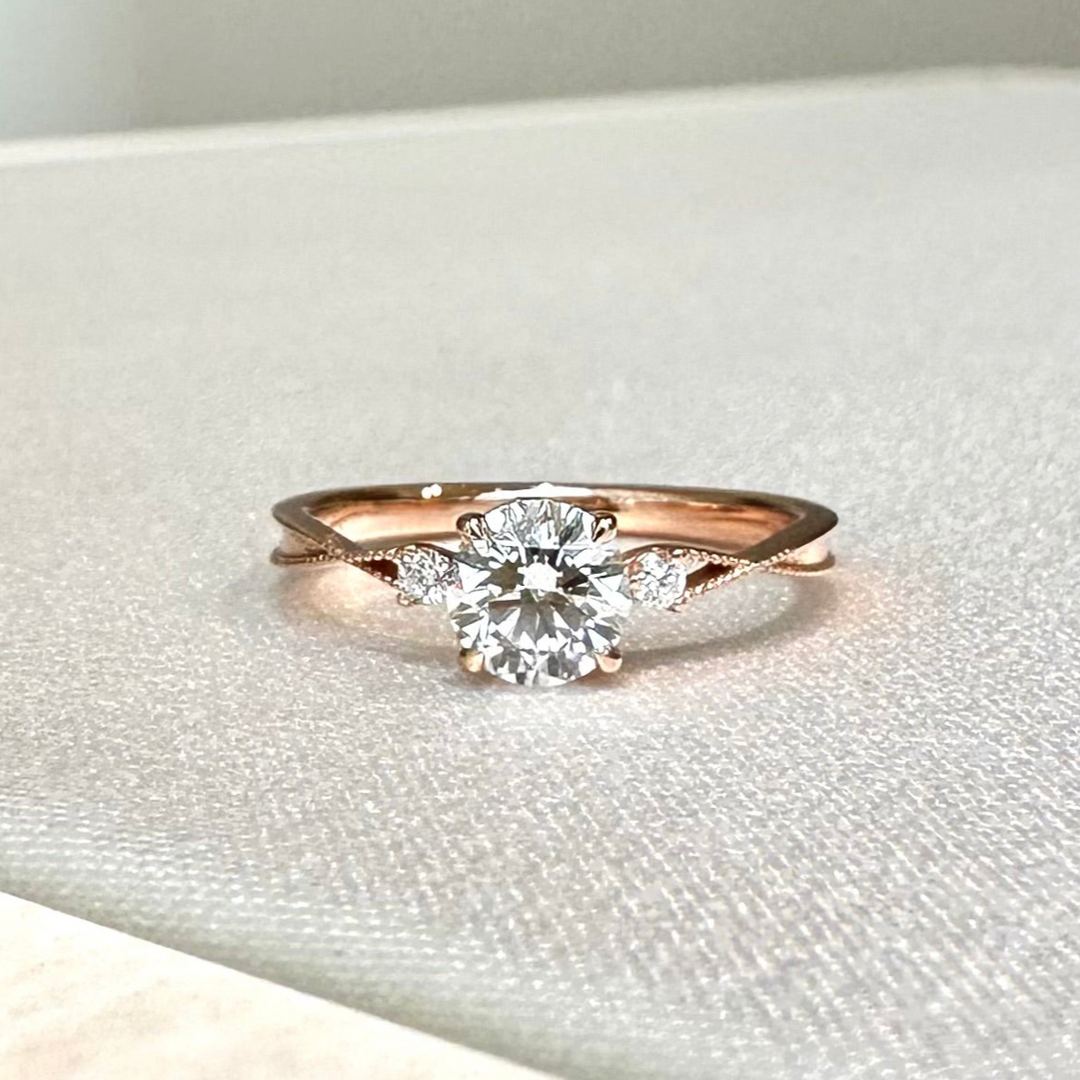 50分玫瑰金圓鑽單鑽求婚戒，採用round brilliant車工，經典六爪設計，適合求婚與訂婚的鑽戒款式。