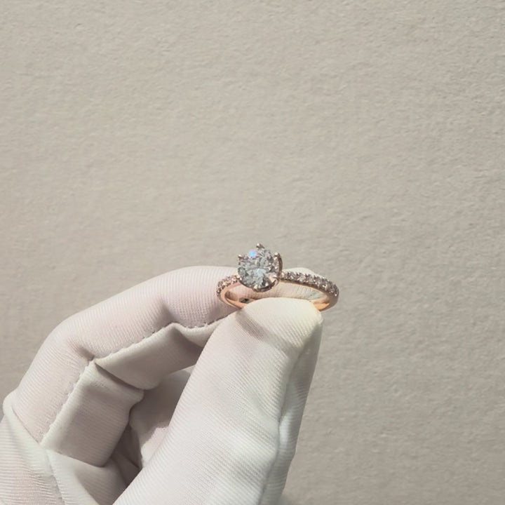 玫瑰金排鑽六爪求婚戒
